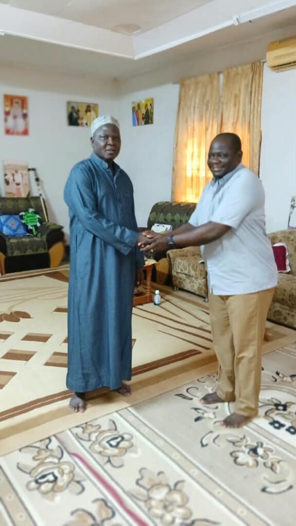 Fr François Awono Ntsongo greeting His Majesty Bello Bissadou, Lamido of Mokong