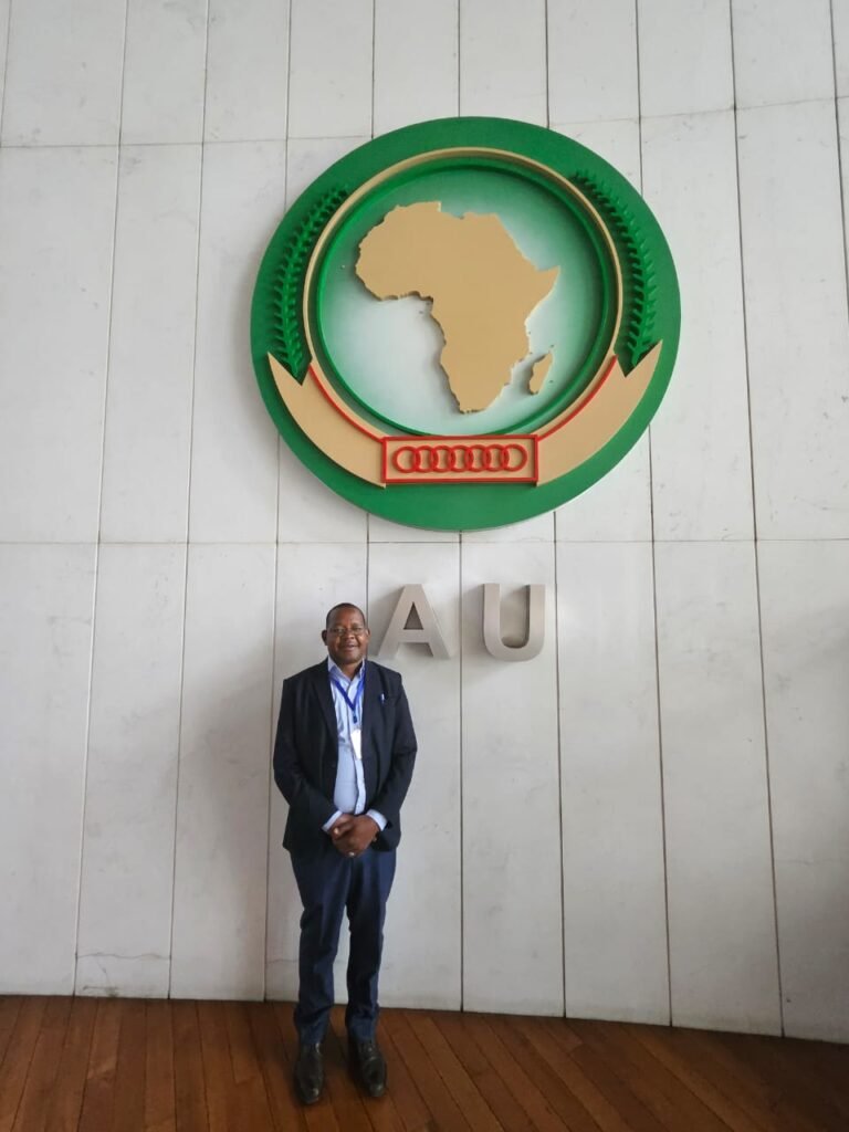 Padre Patrick Mwania Musau, C.S.Sp., katika makao makuu ya Umoja wa Afrika, Addis Ababa.